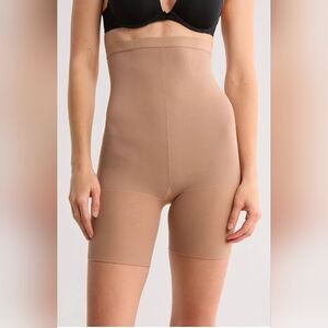 SPANX High Waisted Shaping Short Size 5 Nude